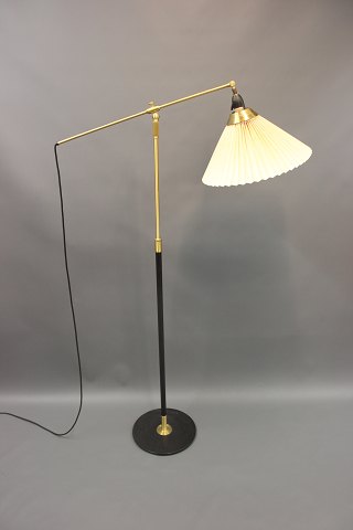 Standerlampe , Le klint model nr 349. 
5000m2 udstilling.