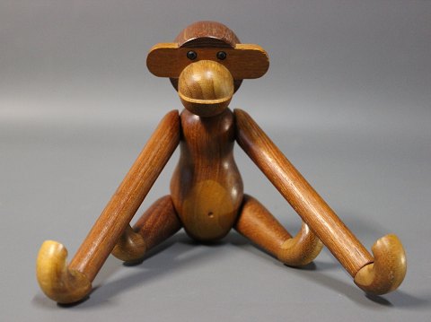 Wooden monkey designed by Kay Bojesen in 1951, this particular item is from 
1953.
5000m2 showroom.