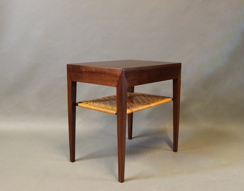 Small bedside table in mahogany and paper cord shelf by Severin Hansen for 
Haslev furniture factory.
5000m2 showroom.