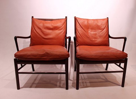 Et par "Colonial" stole, model PJ149, designet af Ole Wanscher i 1949 og 
fremstillet af P. Jeppesen. 
5000m2 udstilling.