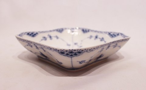 Royal Copenhagen blue fluted half lace potato bowl, #1/708.
5000m2 showroom.