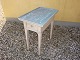 Tray table in the Louis Seize year 1780 in painted light gray in super quality 
5000 m2 showroom
