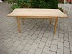 spisebord i egetræ  tegnet af Hans Wegner 
lavet på Getama møbelfabrik i standsat