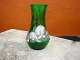 Vase i Jugendstil i grønt glas med tinbeslag. 
5000 m2 udstilling.