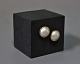Beautiful large Pearl earrings in 14 ct. gold.
5000m2 showroom.