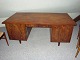 Large diplomatic desk in rosewood from 1960 Danish design in good condition 5000 
m2 showroom