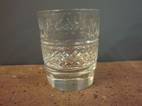 18 old small drinking glass, in perfect condition. 5000 m2 showroom.