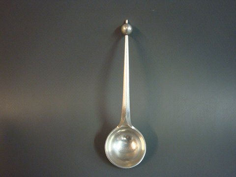 Silver spoon from Hans Hansen.
Length - 13 cm.  5000m2 showroom.