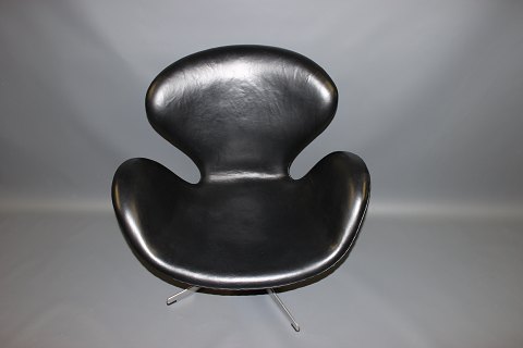 Hvilestol model 3320 svane stolen designet af Arne Jacobsen  5000 m2 udstilling