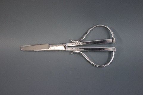 Fine grape scissors in simple style and in 925 sterling, Denmark from Cohr. 
5000m2 showroom.