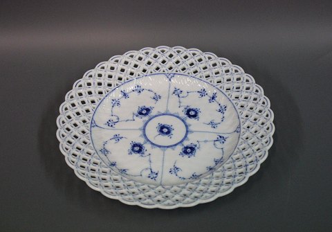 Royal Copenhagen blue fluted lace plate with cutaway ornamental edging.
5000m2 showroom.
