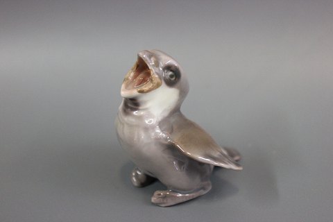 B&G porcelain figurine, Young sparrow, no. 1852.
5000m2 showroom.

