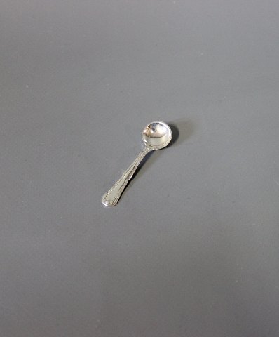 Salt spoon in Riberhus, silver plate.
5000m2 showroom.