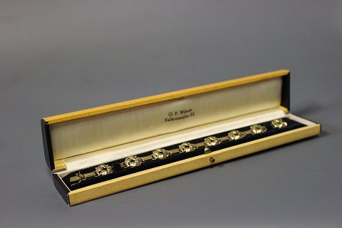 Bracelet in 14 ct. gold, stamped V.W.
5000m2 showroom.