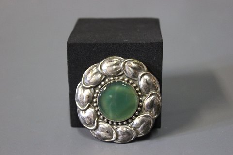 Brooch with Agat in 830 silver.
5000m2 showroom.