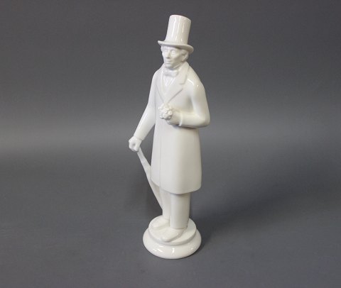 Royal figurine H.C. Andersen, Blacn de Chine, no. 4216.
5000m2 showroom.