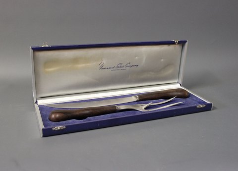 Carving set by Kay Bojesen, in great condition.
5000m2 showroom.