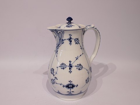 Royal Copenhagen blue fluted chocolate jug, #1/31.
5000m2 showroom.