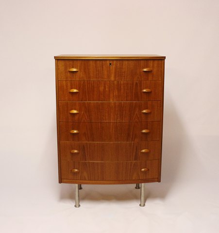 Chest with 6 drawers, in teak by Kai Kristiansen from the 1960s.
5000m2 showroom.