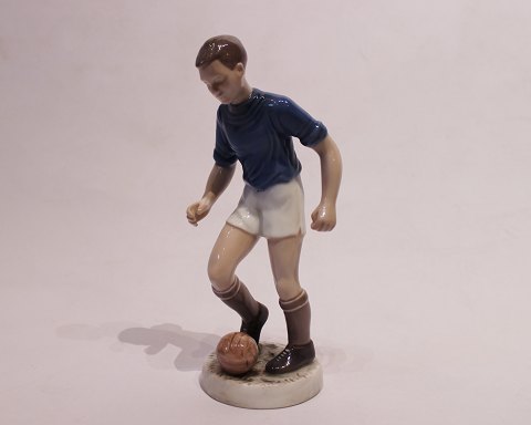 Bing og Grøndahl porcelænsfigur, Fodboldspiller, nr.: 2375.
5000m2 udstilling.