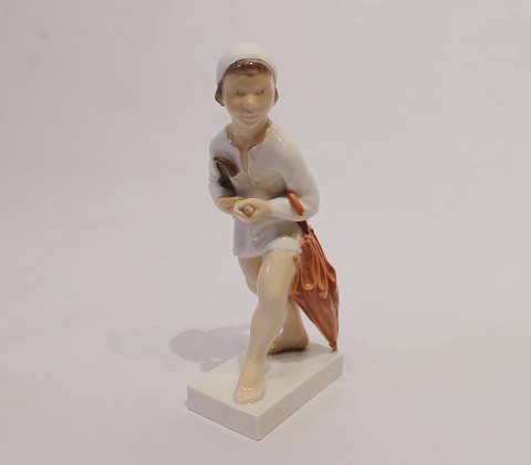 Bing and Grøndahl porcelain figurine, "The Sandman", no.: 2055.
5000m2 showroom.