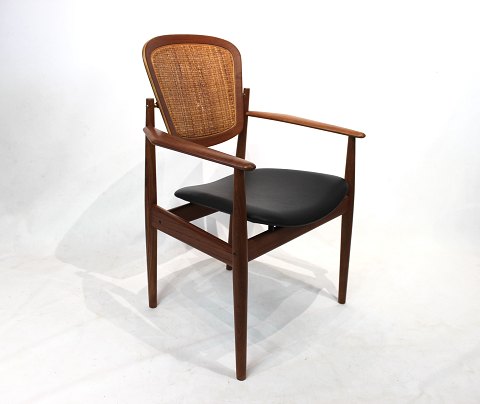 Armchair, model FD, by Arne Vodder and France & Son from the 1960s.
5000m2 showroom.