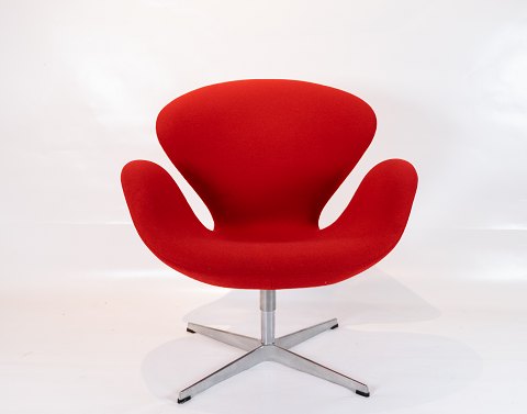The Swan chair, model 3320, designed by Arne Jacobsen in 1958 and manufactured 
by Fritz Hansen.
5000m2 showroom.