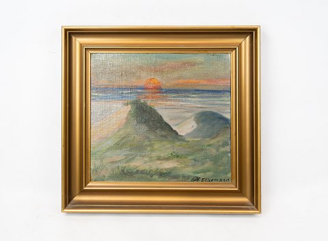 Oil painting with 
motif of sunset signed H. Ellemann and with gilded frame.
5000m2 showroom.