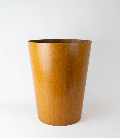 Bucket in teak of swedish design Servex from the 1960s. 
5000m2 showroom.
