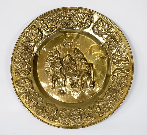 Plate decorated with motives of brass from the 1920s. 
5000m2 showroom.