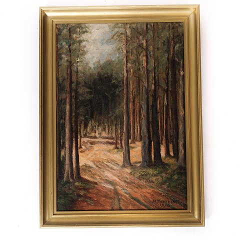 Maleri på lærred med skovmotiv og forgyldt ramme, signeret A. Toftlind 1950.
5000m2 udstilling.