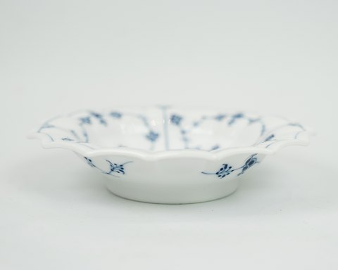 Royal Copenhagen blue fluted fluted dish no. 1/140 1st grade. 5000m2 exhibition
Great condition
