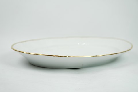Oval dish by Bing & Grondahl in frame by Offenbach.
Dimensions in cm: H: 4.5 L: 41 D: 29
Great condition
