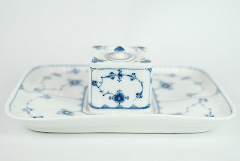 Kgl. Blue Fluted tray, no. 128
Great condition
