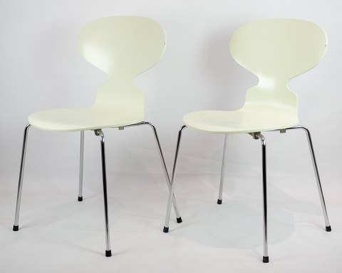 Original Myren chairs, model 3101, colored pastel green from the 1970s. 5000m2 
exhibition
Great condition
