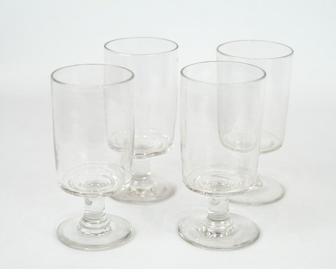 Four Beatrice glasses from Holmegaard glassworks from around the 1880s.
H: 13.5 D: 6.5
Great condition
