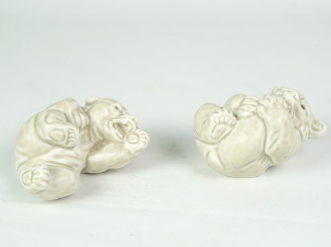 White Polar Bear Cub, Stoneware, Royal Copenhagen, Knud Kyhn, 21434
Great condition
