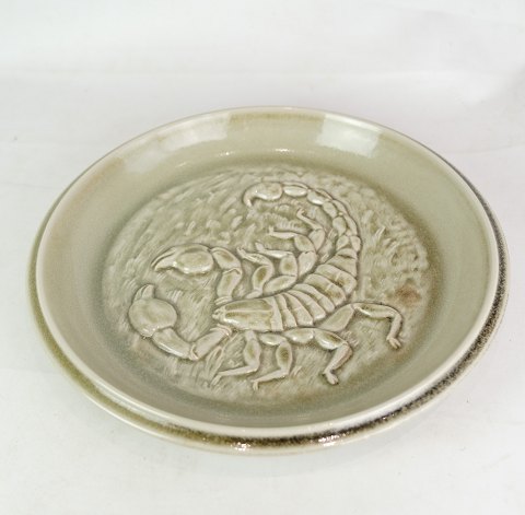 Dish - Ceramic - Sand colored - Scorpion - Eslau Ceramics
Great condition
