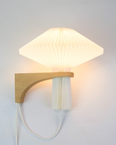 "The Mushroom" Wall Lamp - Model 204 - Light Oak - Vilhelm Wohlert - Le Klint
Great condition
