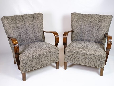 Set of 2 Armchairs - Upholstered in Floral Fabric - Polished Dark Wood - Danish 
Design - 1960s
Great condition
