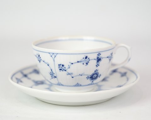 Teacup With Saucer - No. 1/465 - Porcelain - Fluted Blue Fluted - Royal 
Copenhagen
Great condition
