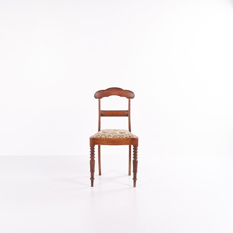 Dining Chair / Hall Chair – Late Empire – Mahogany – Floral Upholstery
Great condition
