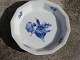 Angular small bowl in royal blue flower -  No 8620.
Diameter 14.5 cm.
5000 m2 showroom.