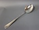 Soup ladle, hallmarked silver.
5000m2 showroom.