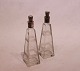 A pair of glass water decanters from the 1920s, both in great vintage condition.
5000m2 showroom.