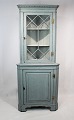 Large blue painted gustavian corner cabinet from the 1880s, in great antique 
condition.
5000m2 showroom.