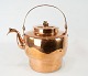 Tea pot of copper, in great vintage condition from the 1820s.
5000m2 showroom.