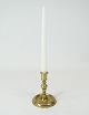 Candlestick in brass, in great used condition from the end of the 1700th 
century.
5000m2 showroom.