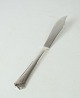 Fish knife of 
heritage silver number 8 by Hans Hansen.
5000m2 showroom