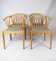 Set of four dining room chairs in beech of danish design from the 1960s.
5000m2 showroom
